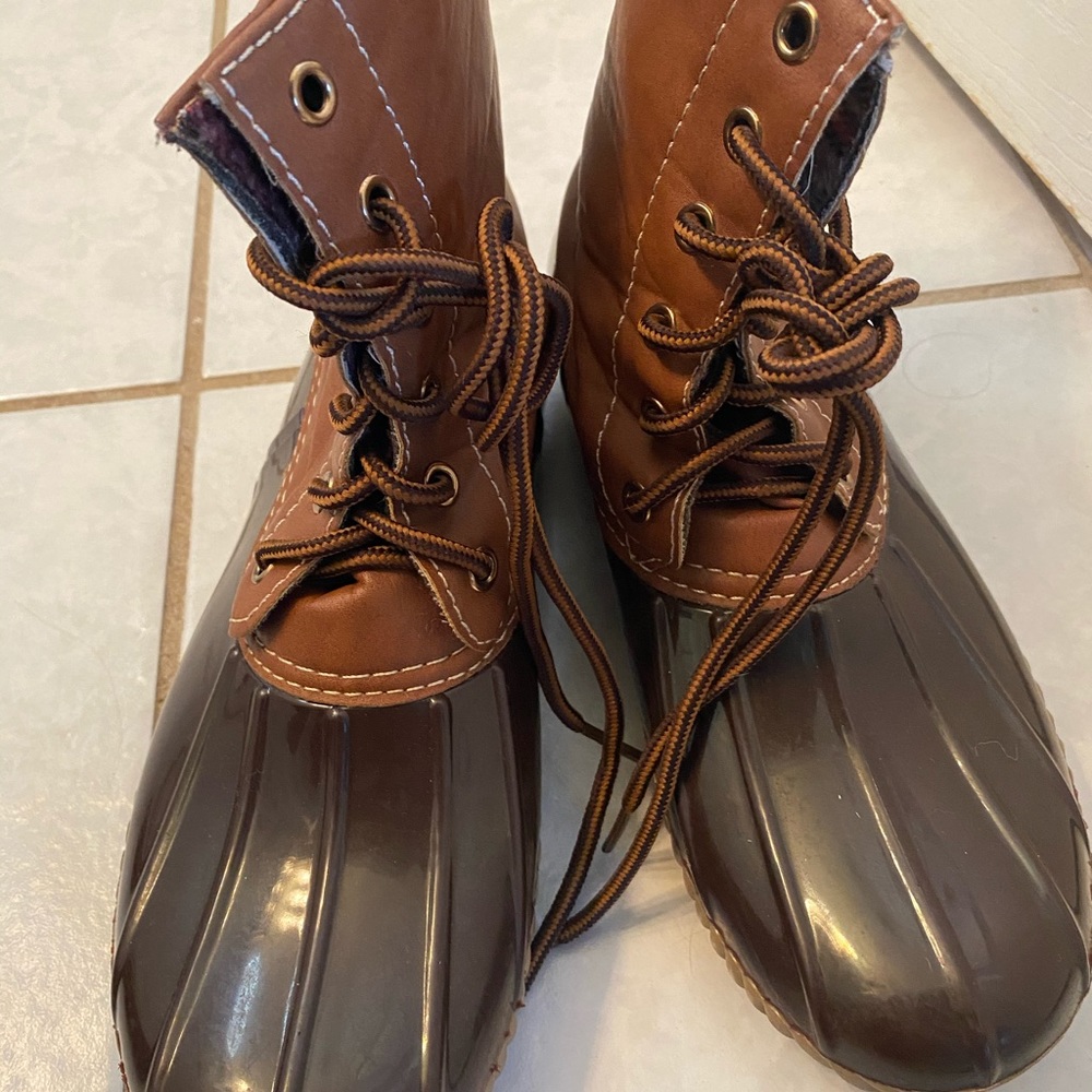 “Duck boots”/Rain boots